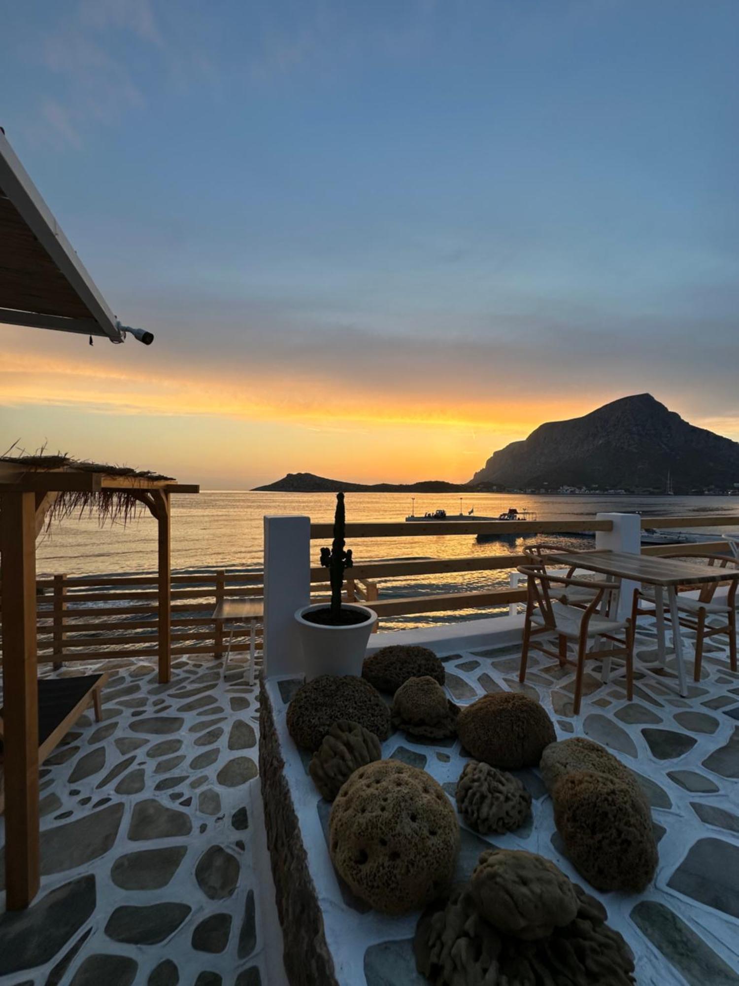 Spongia Hotel Suites & Spa Myrties Eksteriør billede