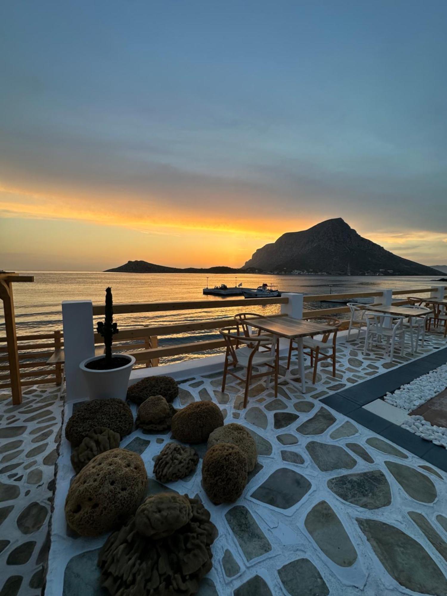 Spongia Hotel Suites & Spa Myrties Eksteriør billede